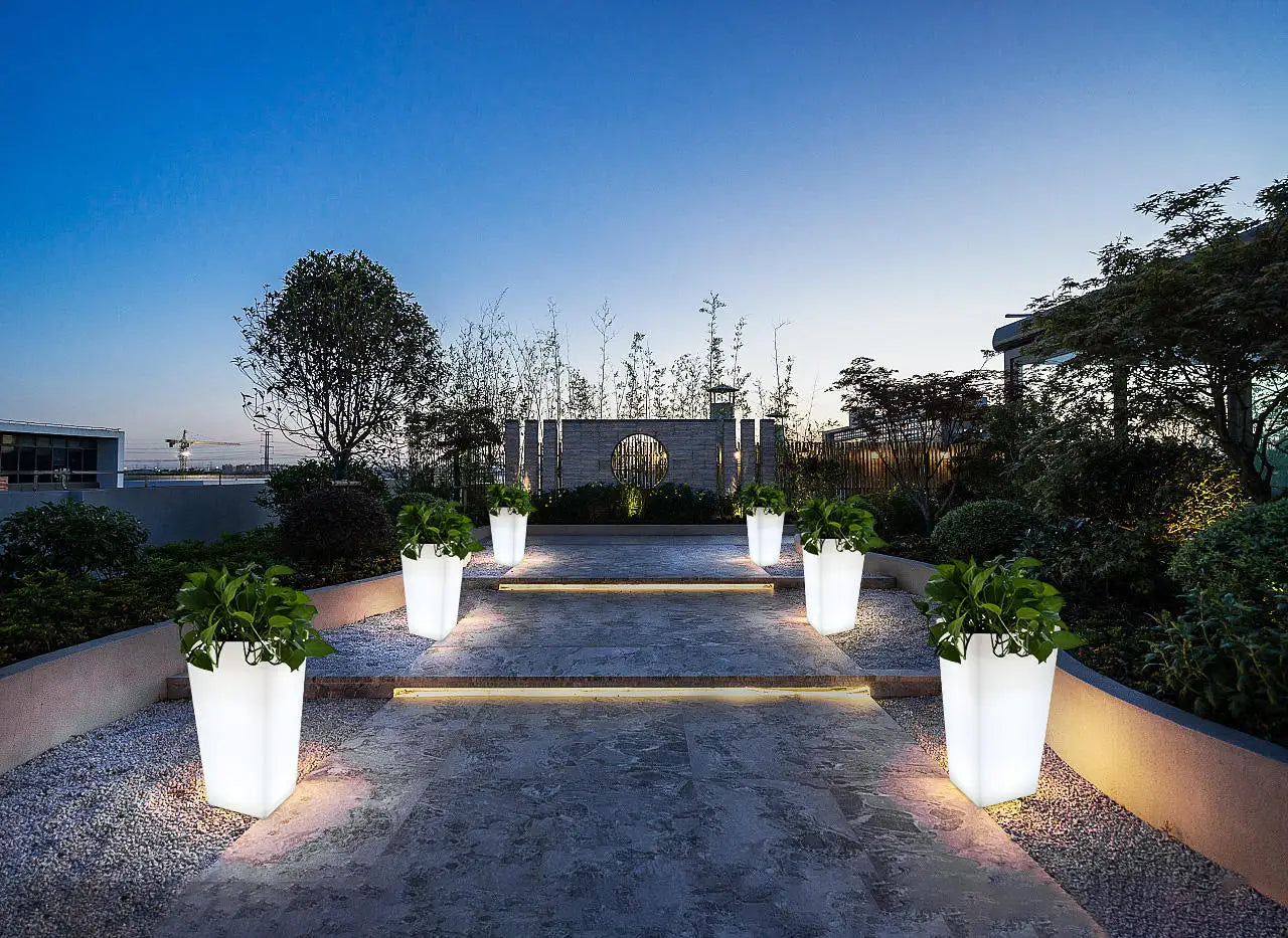 LED Glowing Rechargeable Flower Pot Outdoor LED Luminous Planter Pots with Floor LED Lighting for Garden Decor Planting