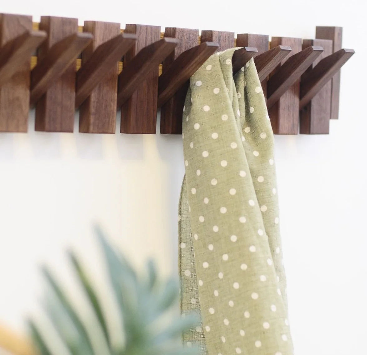 1PC Wall Mounted Black Walnut Coat Rack Solid Wood Clothes Hook Dropshipping Entrance Door Hanger Coat Rack Home Decor Furniture