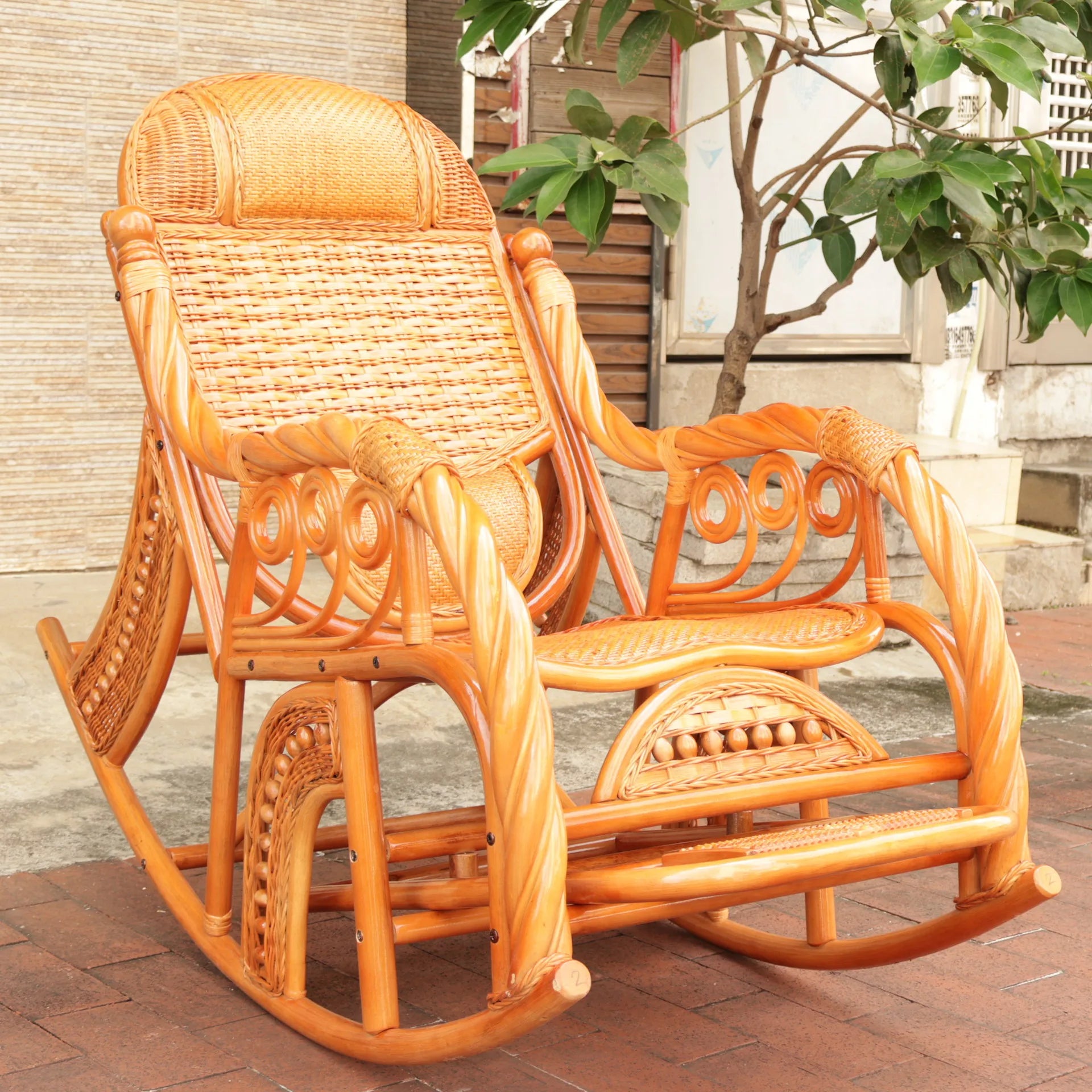 New Chinese style carefree courtyard lunch break with stretching massage pedal rocking chair