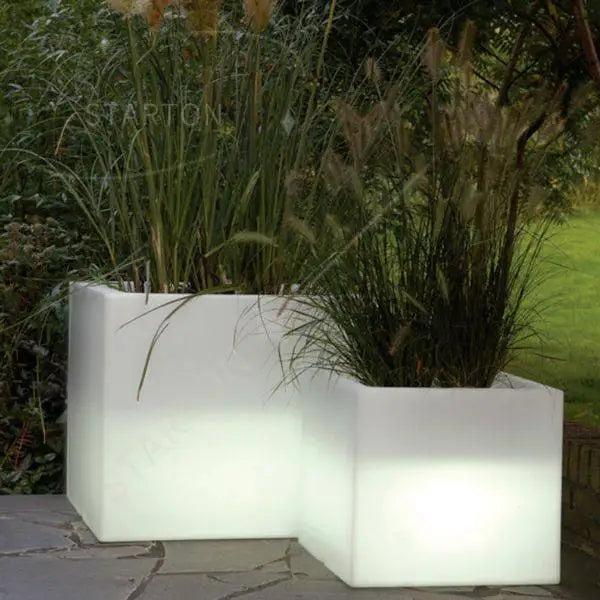 Solar-Charged Large Glowing LED Garden Light Illuminated Outdoor Flower Pot Planter for Home Planter Solar Outdoor Illuminated