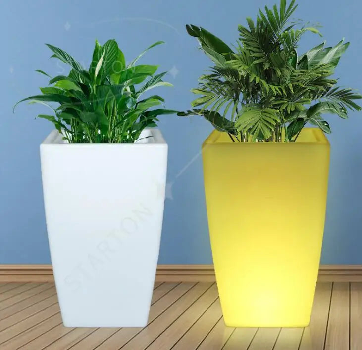 Solar-Charged Large Glowing LED Garden Light Illuminated Outdoor Flower Pot Planter for Home Planter Solar Outdoor Illuminated