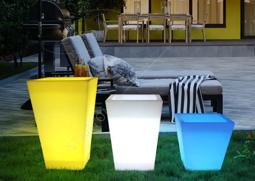 Solar-Charged Large Glowing LED Garden Light Illuminated Outdoor Flower Pot Planter for Home Planter Solar Outdoor Illuminated