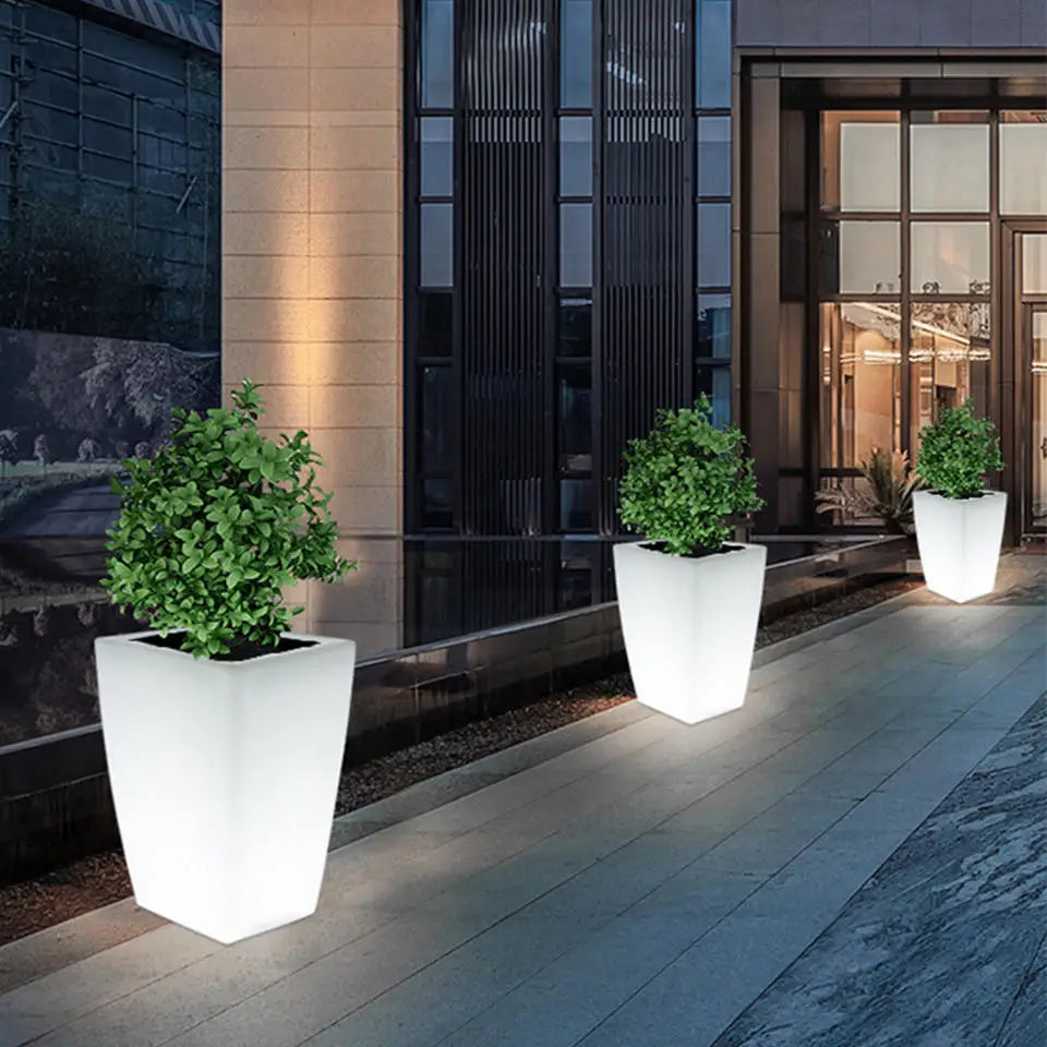 LED Illuminated Outdoor Flower Pots for Garden Decor Big Plastic Christmas Holiday -Up Flower Pots