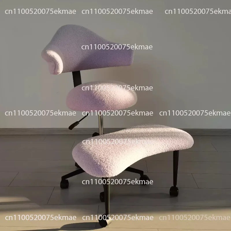 Chair with A Backrest for Sitting for Long Periods Without Getting Tired – A Cross-legged Chair for Use with Dormitory Computer