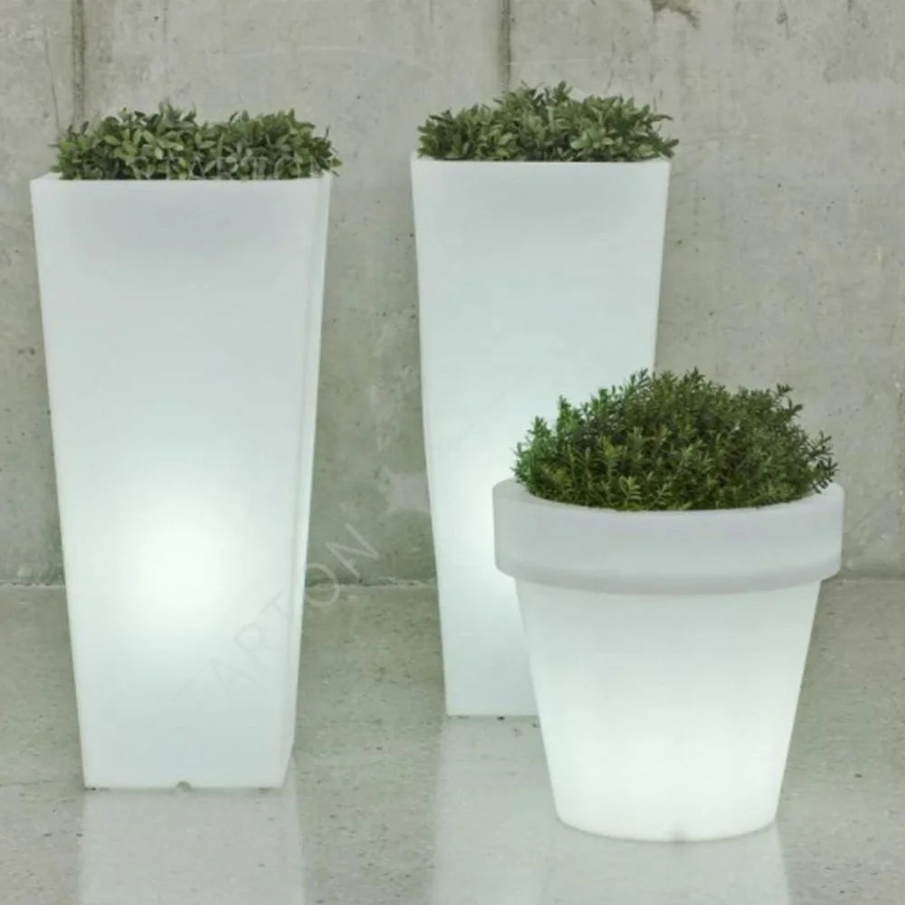 Solar-Charged Large Glowing LED Garden Light Illuminated Outdoor Flower Pot Planter for Home Planter Solar Outdoor Illuminated